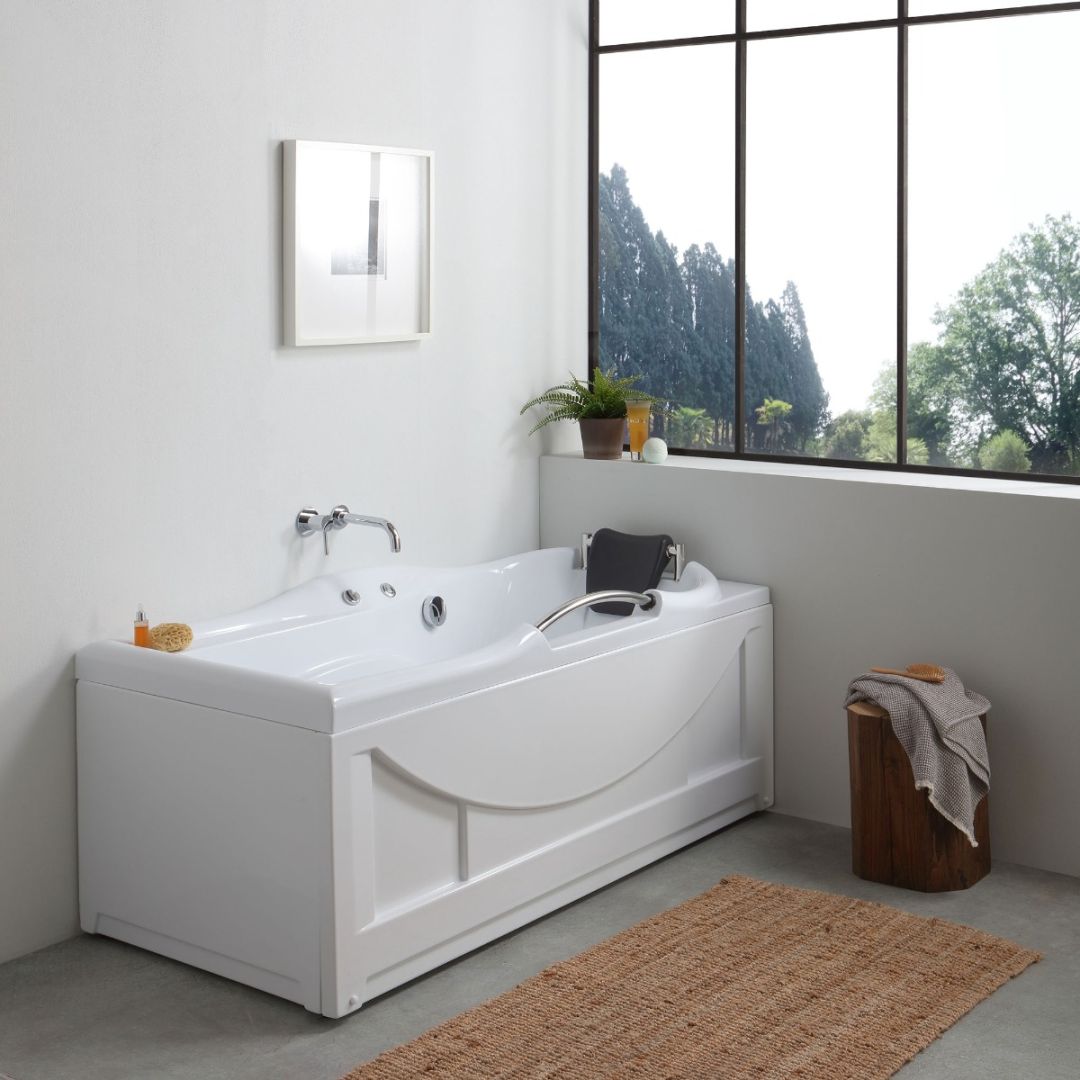 Badewanne mit Hydro-Massagefunktion aus weißem Acryl
